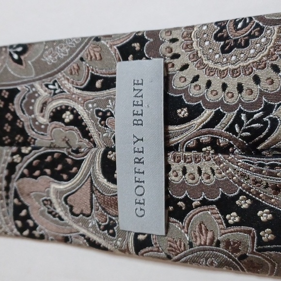 GEOFFREY BEENE MEN'S 100% SILK. - Picture 3 of 9